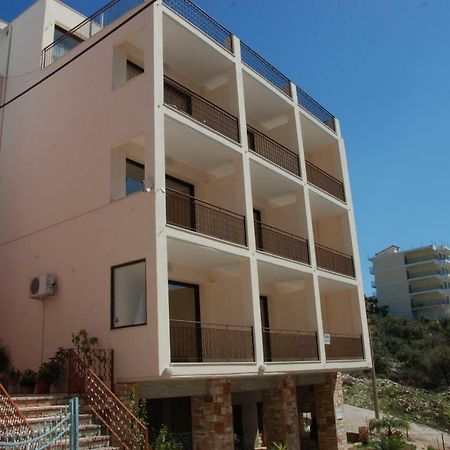Nikos Hotel And Apartments Саранде Екстериор снимка