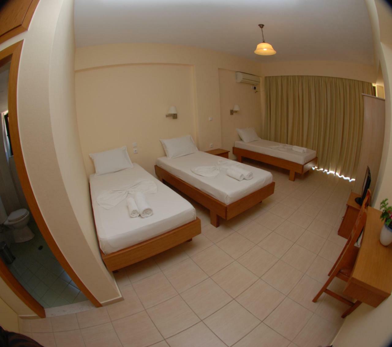 Nikos Hotel And Apartments Саранде Екстериор снимка