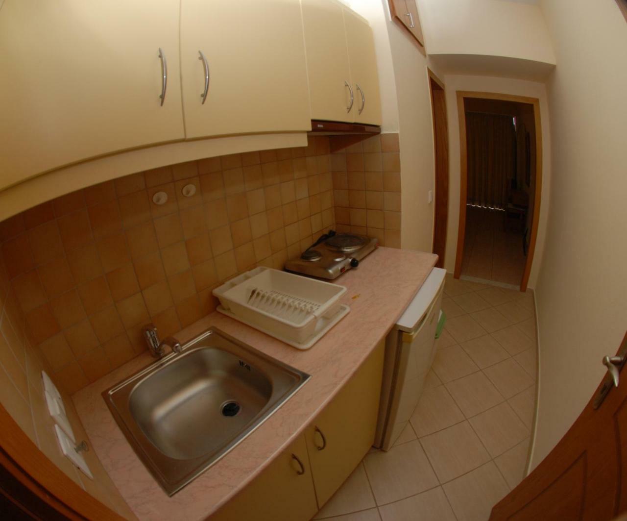 Nikos Hotel And Apartments Саранде Екстериор снимка