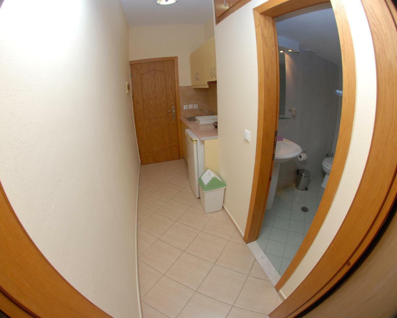 Nikos Hotel And Apartments Саранде Екстериор снимка
